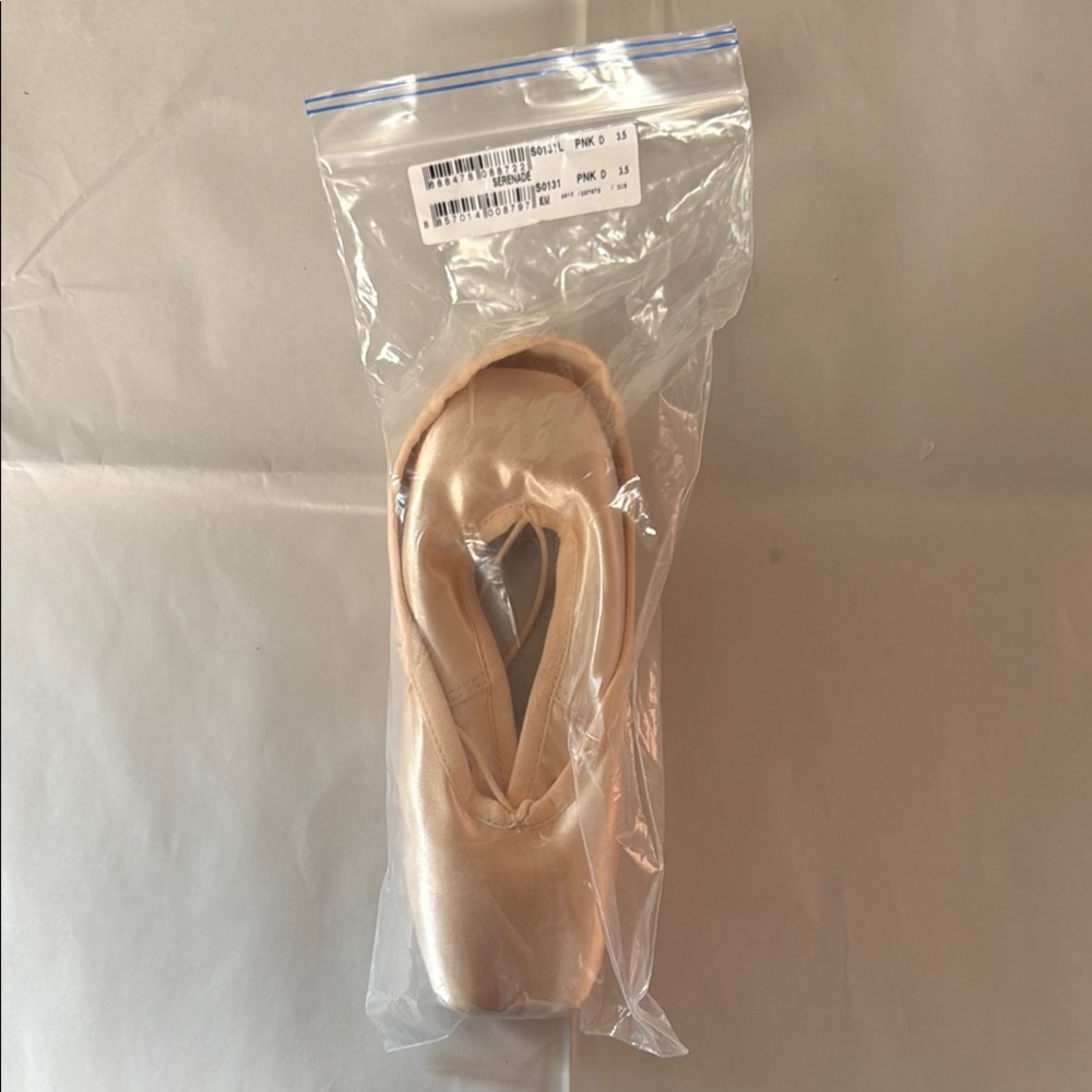 NWT Bloch Serenade Pink Ballet Pointe Shoes Size: 3.5 D